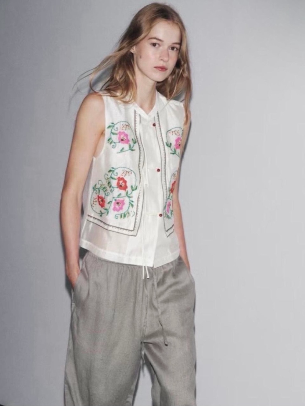 Zara White Embroidered Sleeveless top